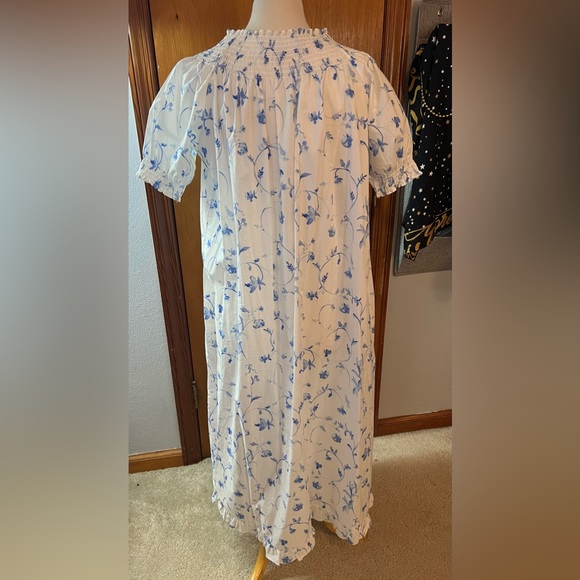 The Caroline Nap Dress - Picture 4 of 6